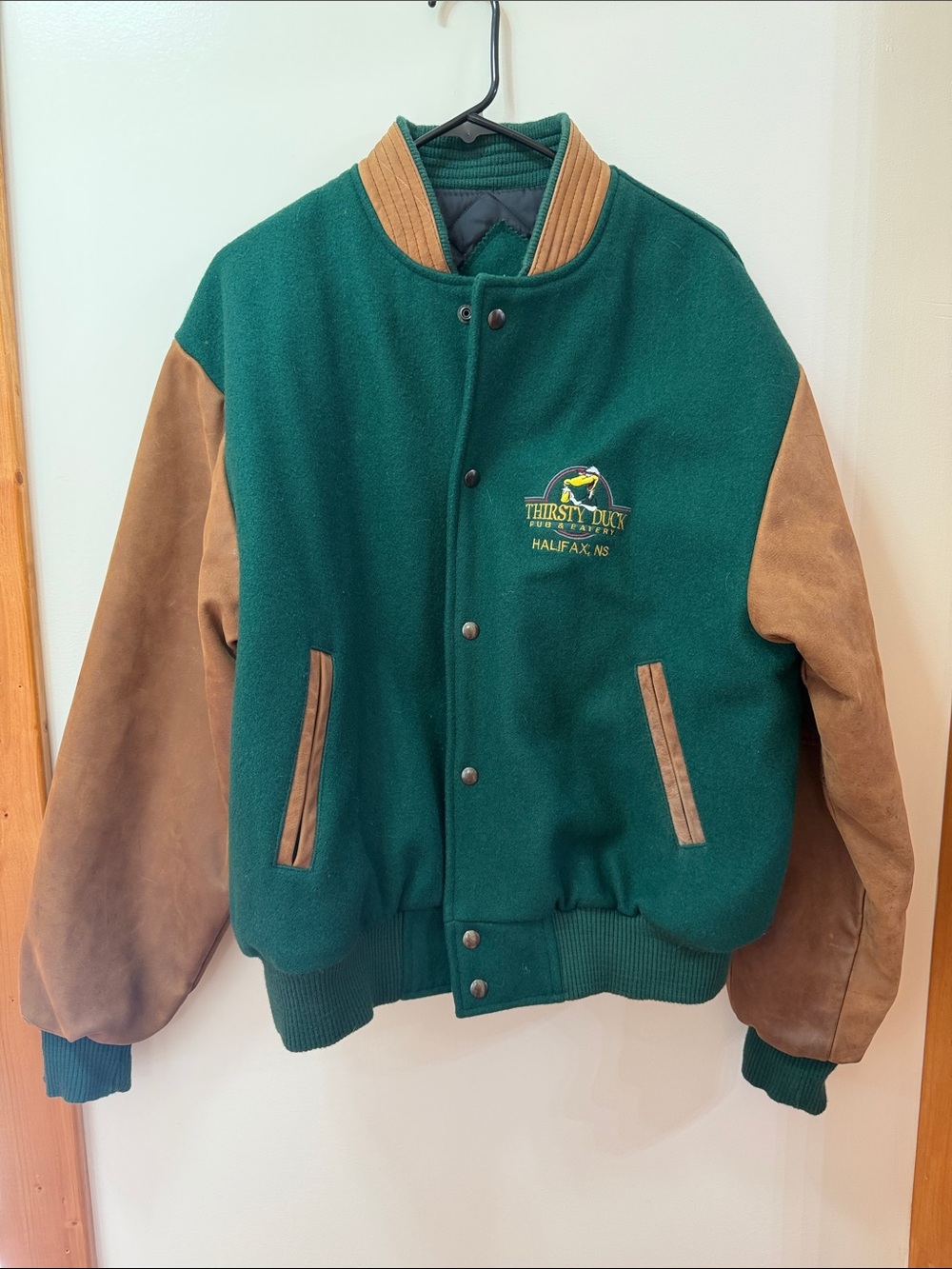 Vintage Thirsty Duck Halifax Nova Scotia Winter Jacket in Great Condition Size M